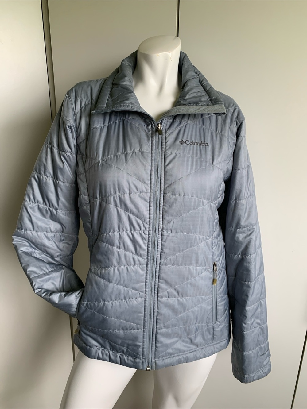 Columbia Omni-Heat gray women’s medium quilted puffer jacket